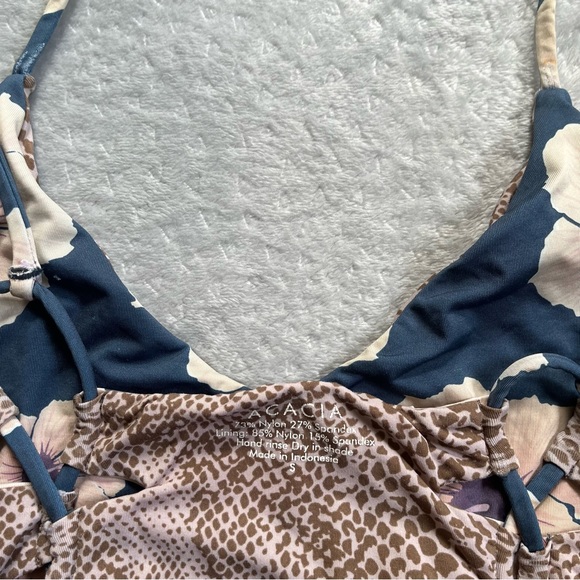 Acacia banyans one piece small in hibiscus - Picture 4 of 6